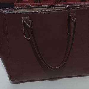 BURGUNDY PURSE LIKE NEW